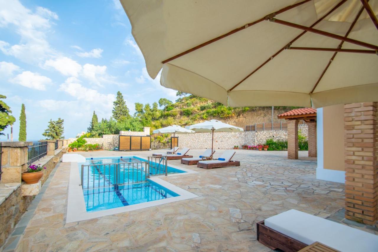 Vrysoula Villa *