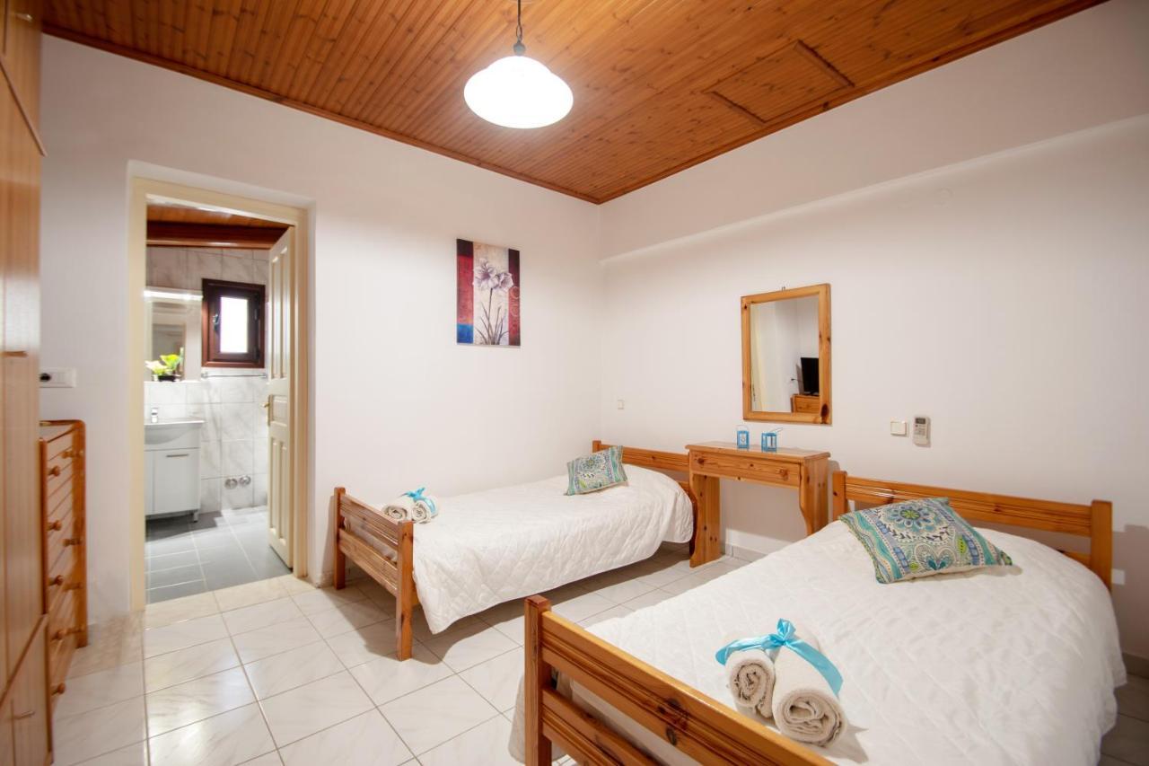 Vrysoula Villa *